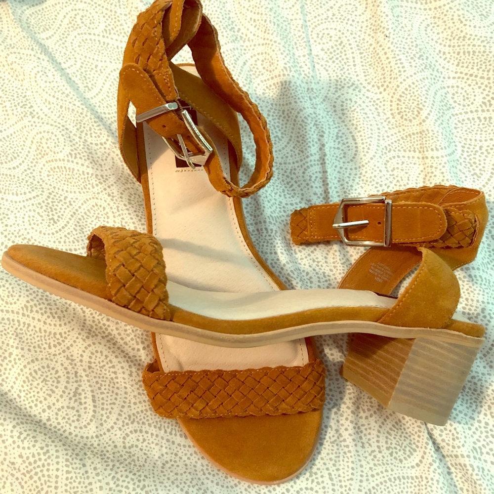 NWT Torrid sz 10 wide Braided leather cognac heels